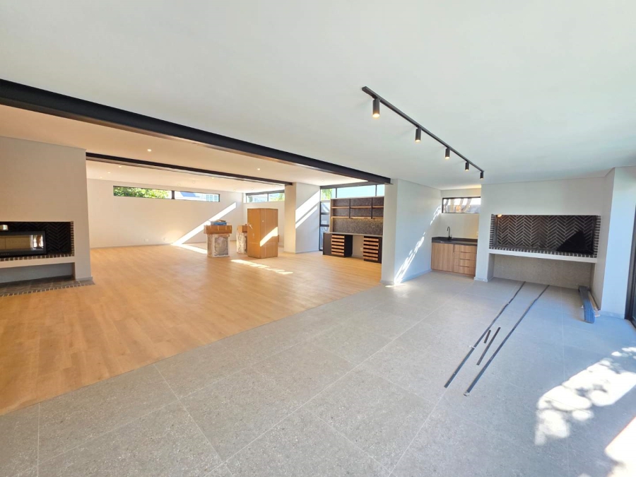 6 Bedroom Property for Sale in Die Boord Western Cape